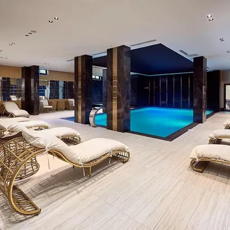 Qoople Legend Prime Sea Location Apartment