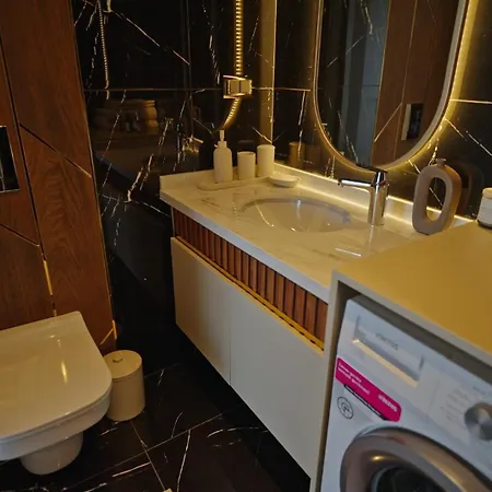 Qoople Legend Prime Sea Location Apartment *