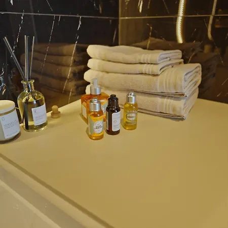 Qoople Legend Prime Sea Location Apartment *
