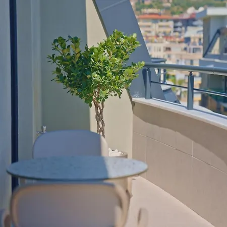 Qoople Legend Prime Sea Location Apartment *