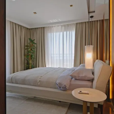 Qoople Legend Prime Sea Location Apartment *